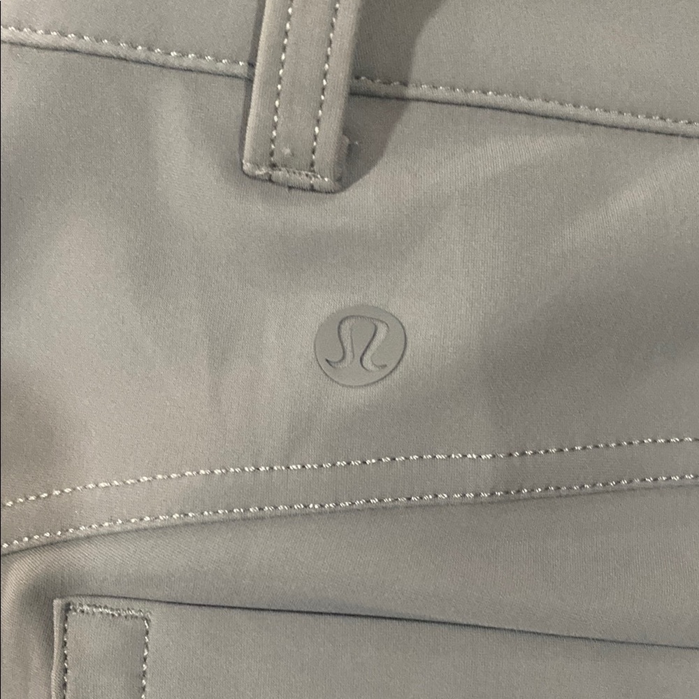 lululemon athletica High Waist Shorts - Light Gray